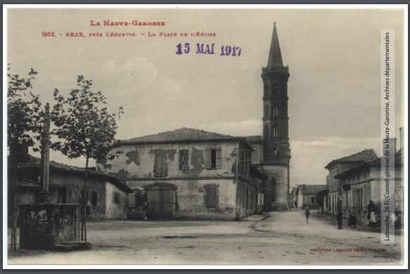 Place du village - l'église