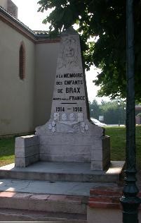 Monument aux morts dans l'ancien cimetière